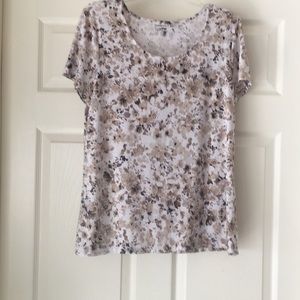 Perfect spring/summer floral top